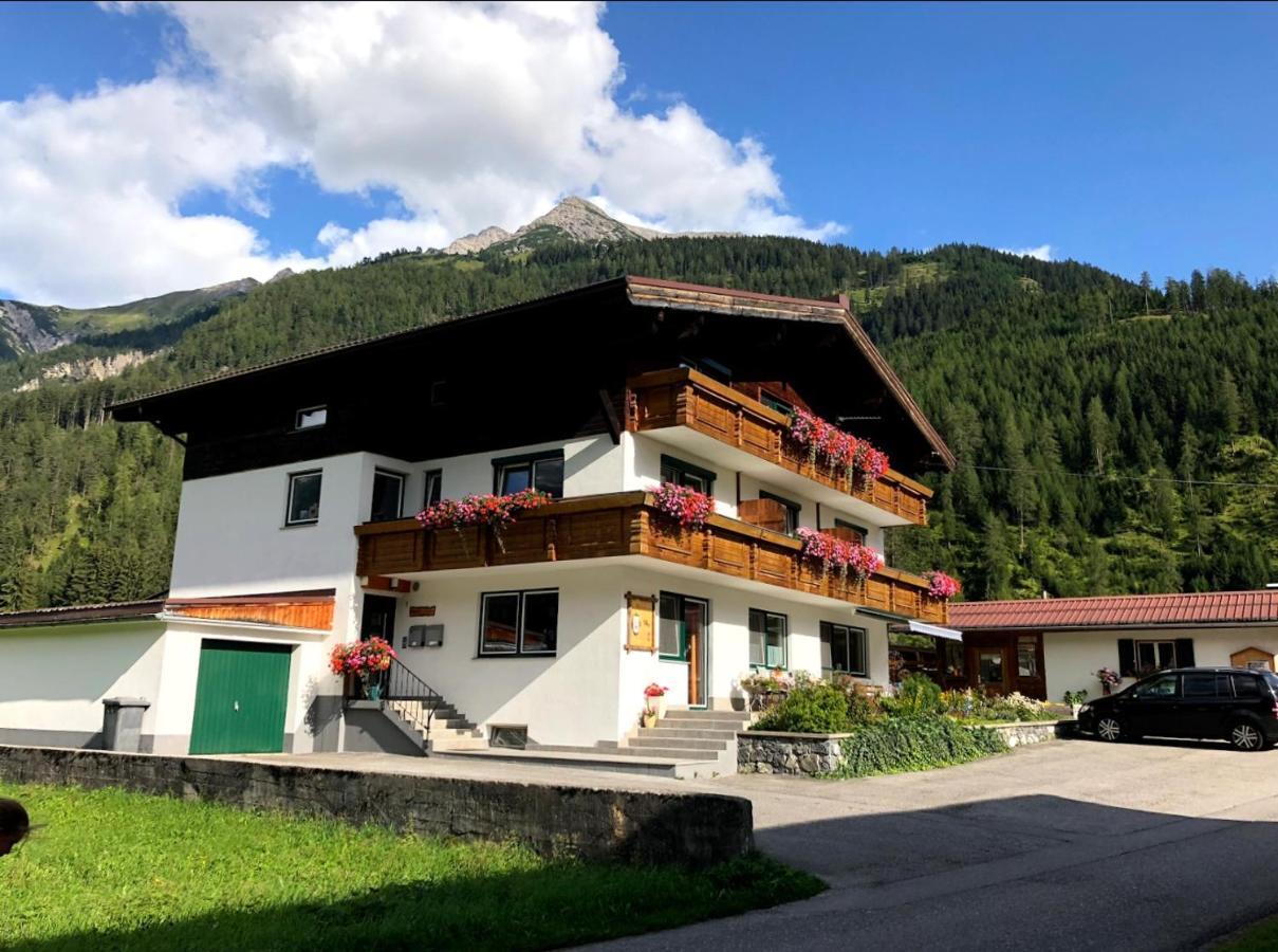 Haus Moosbrugger Hotel Bach  Eksteriør billede